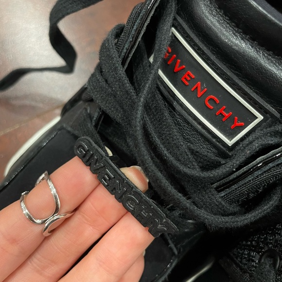 Authentic Givenchy sneakers - Picture 5 of 6